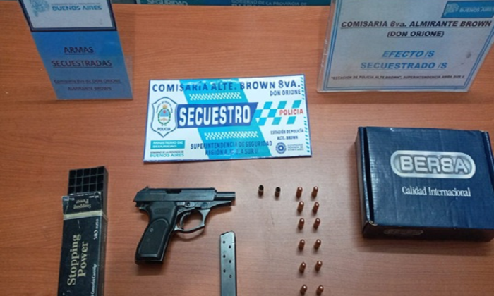 Almirante Brown: Un hombre amenazó de muerte a su hijo con una pistola, fue aprehendido por personal policial